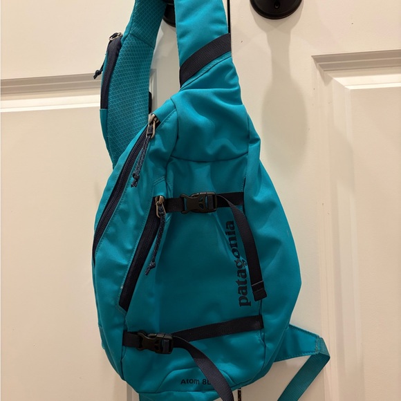 patagonia black messenger bag Hole Mini MLC Pack 30L – Versatile Carry-On – Coontail Color:Creased Black Made in a Fair geigerrig tube OSPREY Baby Carrier Backpack